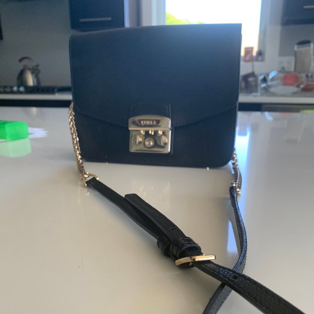 FURLA BLACK CROSS BODY BAG WITH GOLD HARDWARE
